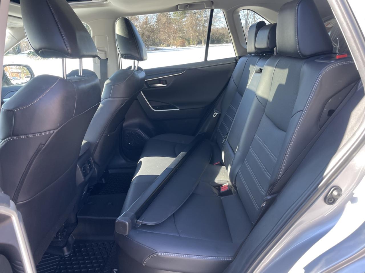 2022 Toyota RAV4 Hybrid Limited AWD *One Owner/ Like NEW - Photo #10