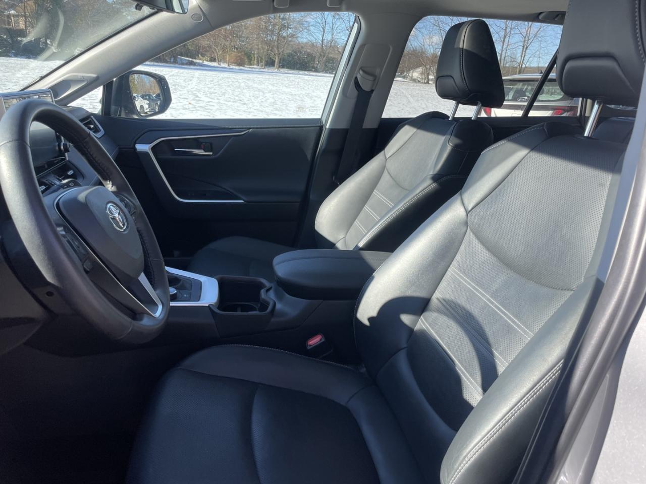 2022 Toyota RAV4 Hybrid Limited AWD *One Owner/ Like NEW - Photo #9