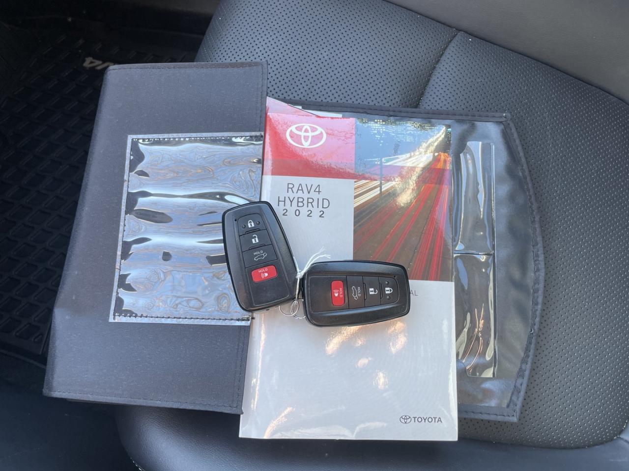 2022 Toyota RAV4 Hybrid Limited AWD *One Owner/ Like NEW - Photo #22