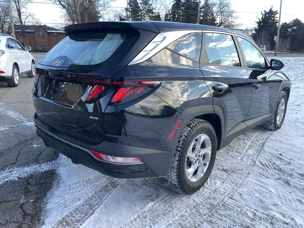 2023 Hyundai Tucson Essential AWD *One Owner/ Like New - Photo #6