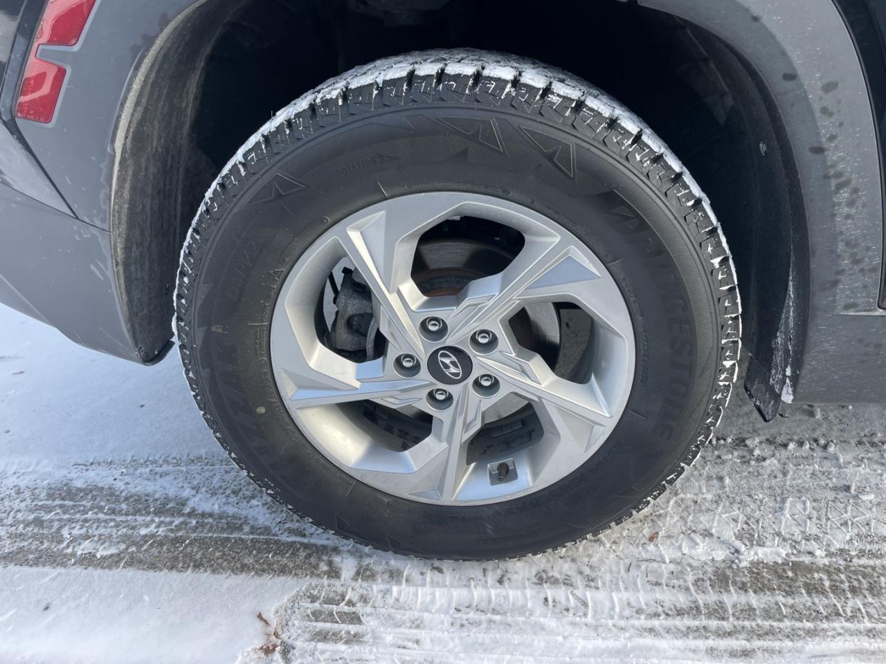 2023 Hyundai Tucson Essential AWD *One Owner/ Like New - Photo #20