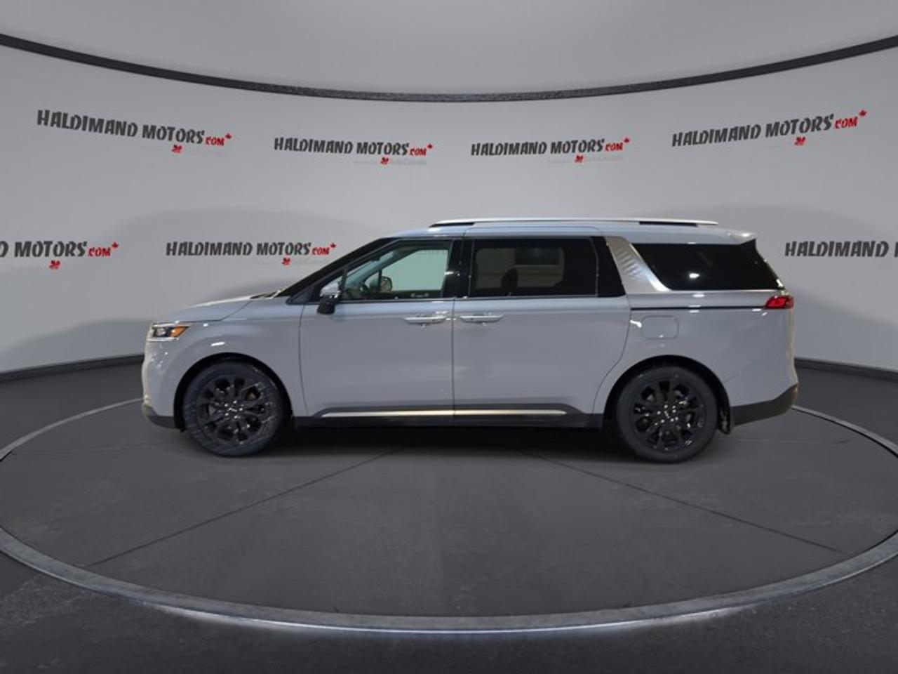 2023 Kia Carnival SX Photo