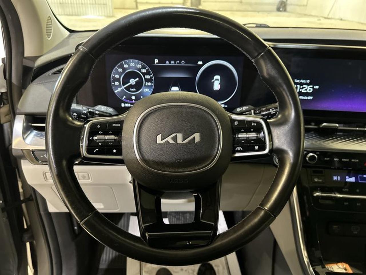 2023 Kia Carnival SX Photo