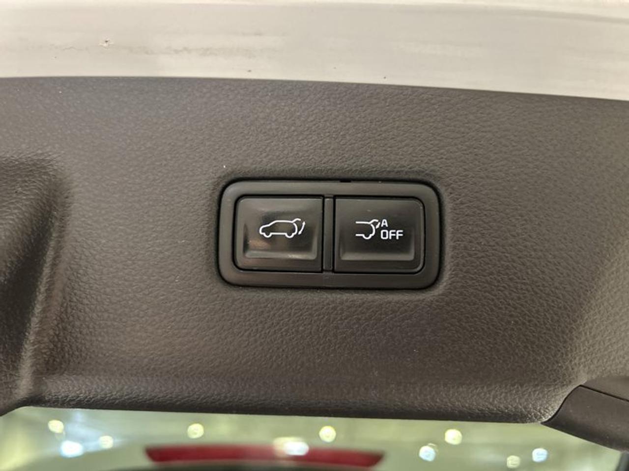 2023 Kia Carnival SX Photo