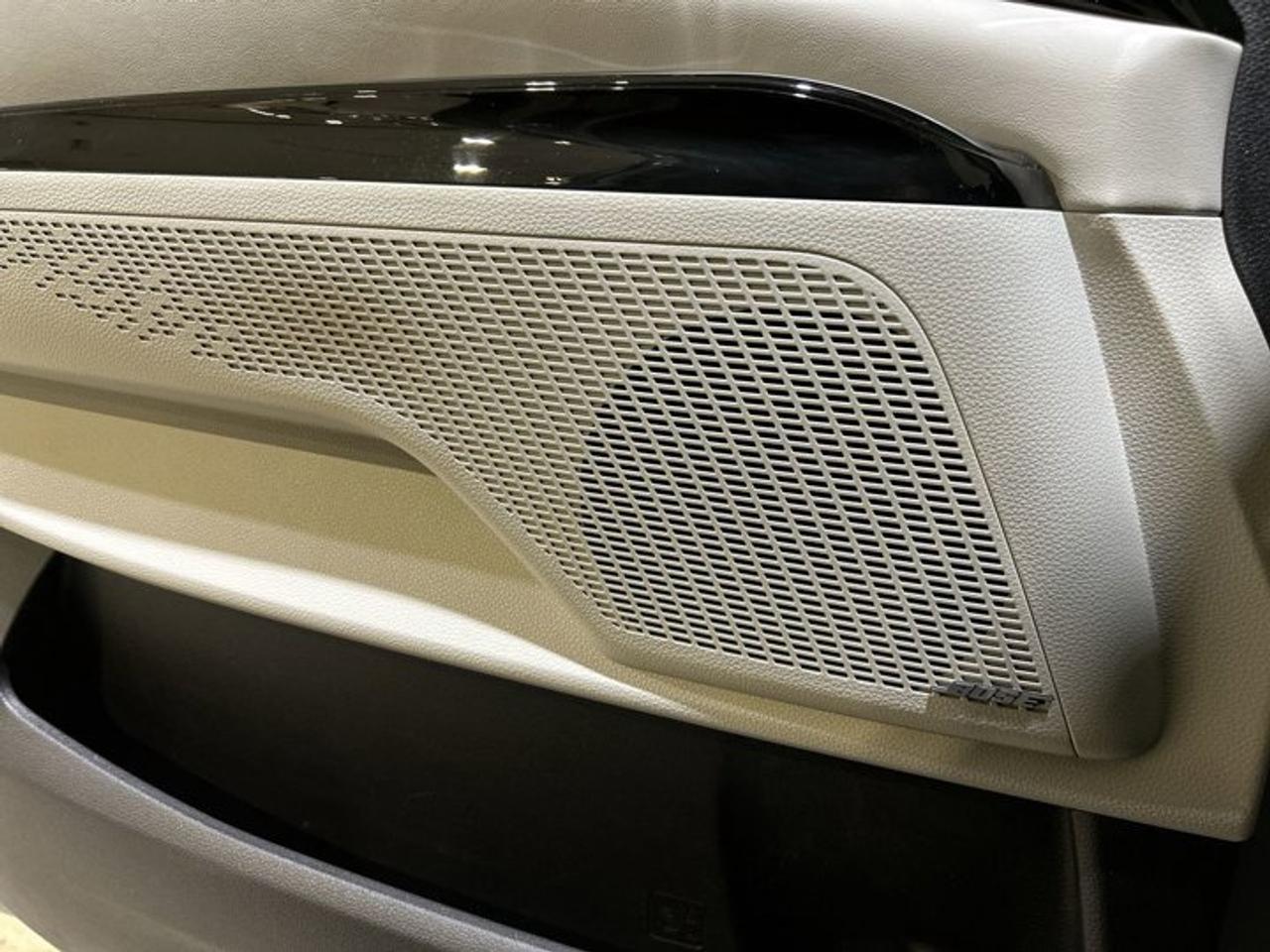 2023 Kia Carnival SX Photo