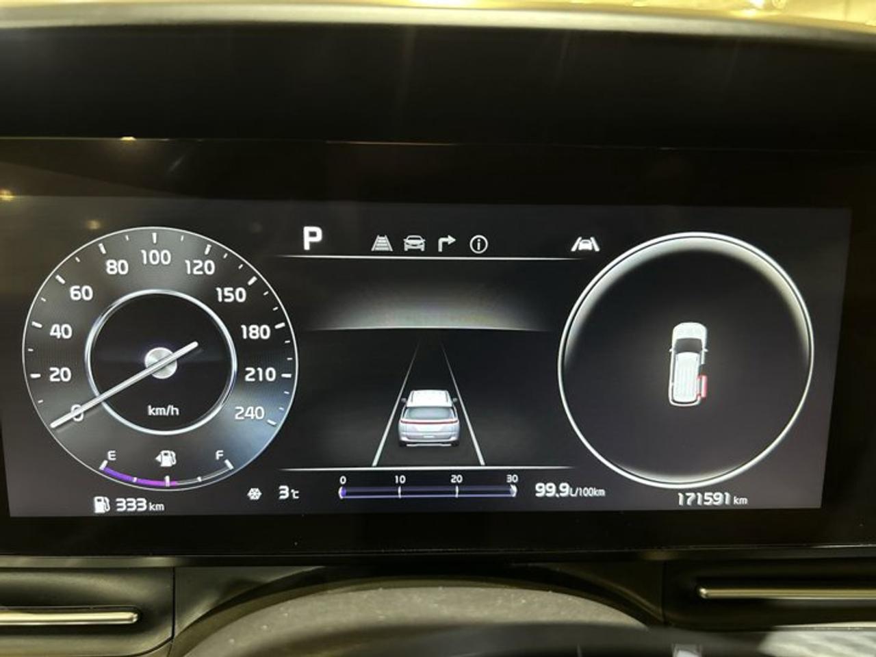 2023 Kia Carnival SX Photo