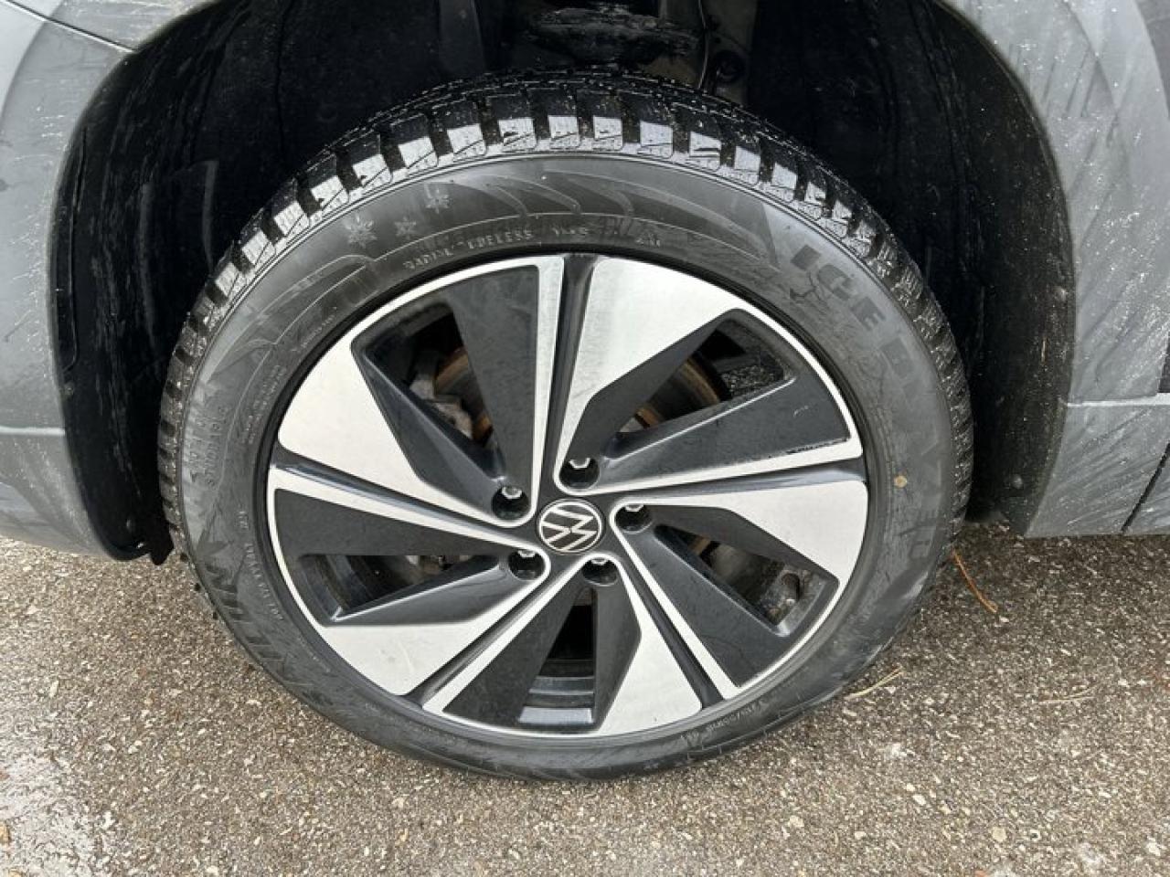 2024 Volkswagen Taos Comfortline | Remote Start | Leather Seats |  Heated Seats Photo