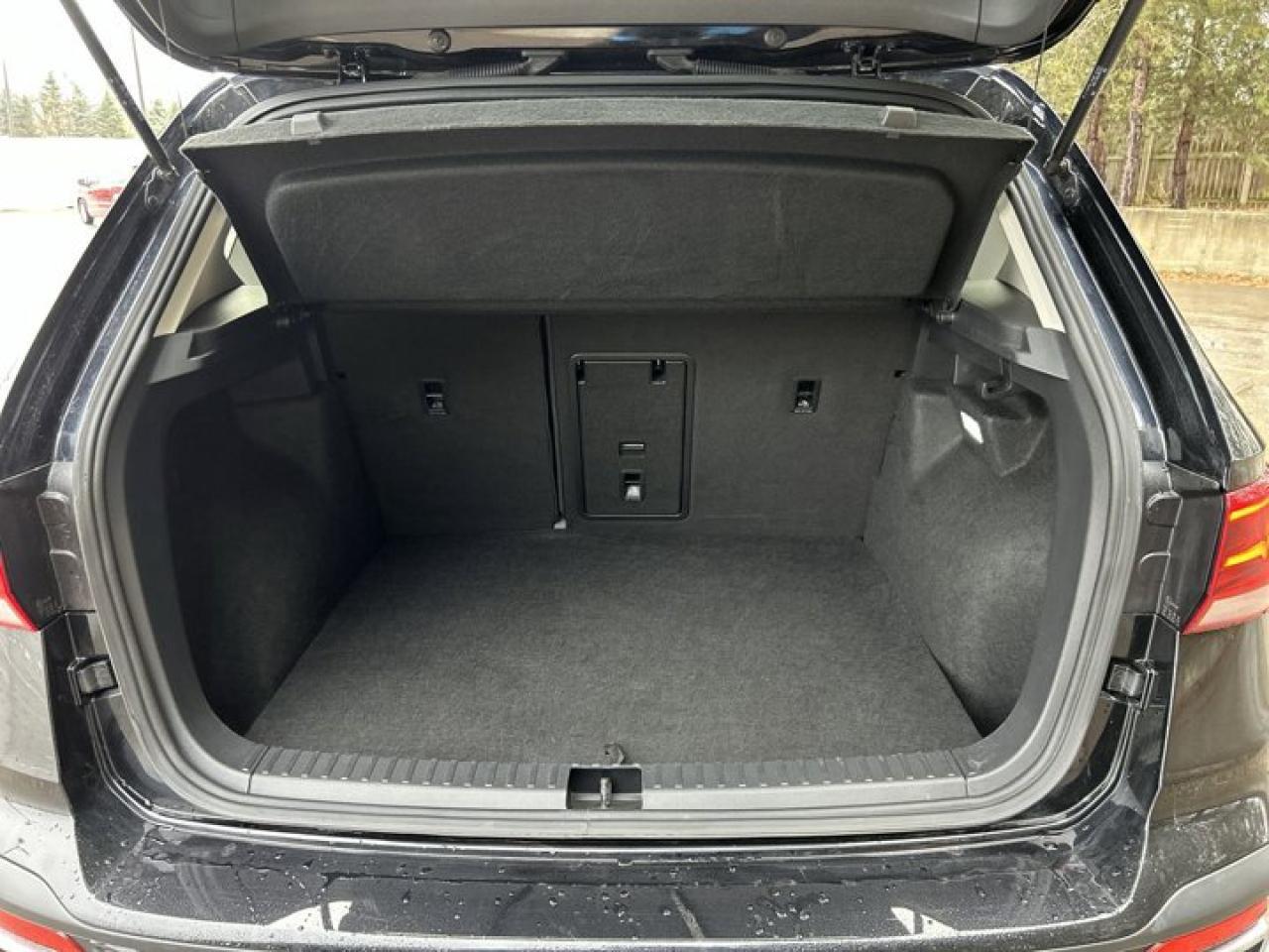 2024 Volkswagen Taos Comfortline | Remote Start | Leather Seats |  Heated Seats Photo