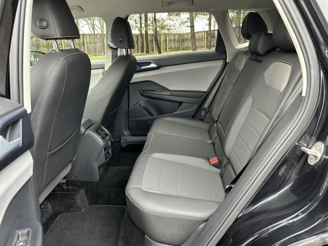 2024 Volkswagen Taos Comfortline | Remote Start | Leather Seats |  Heated Seats Photo