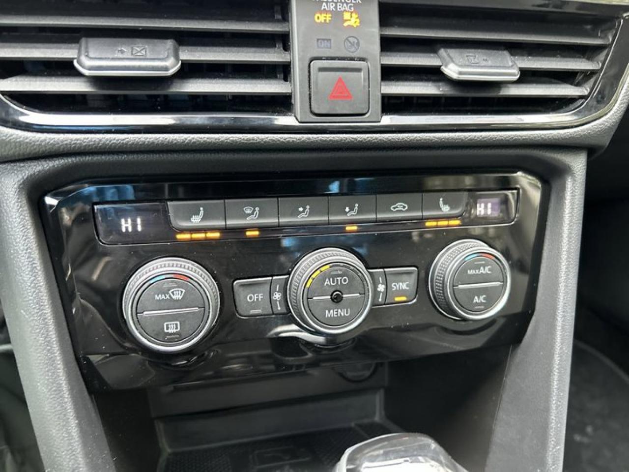 2024 Volkswagen Taos Comfortline | Remote Start | Leather Seats |  Heated Seats Photo