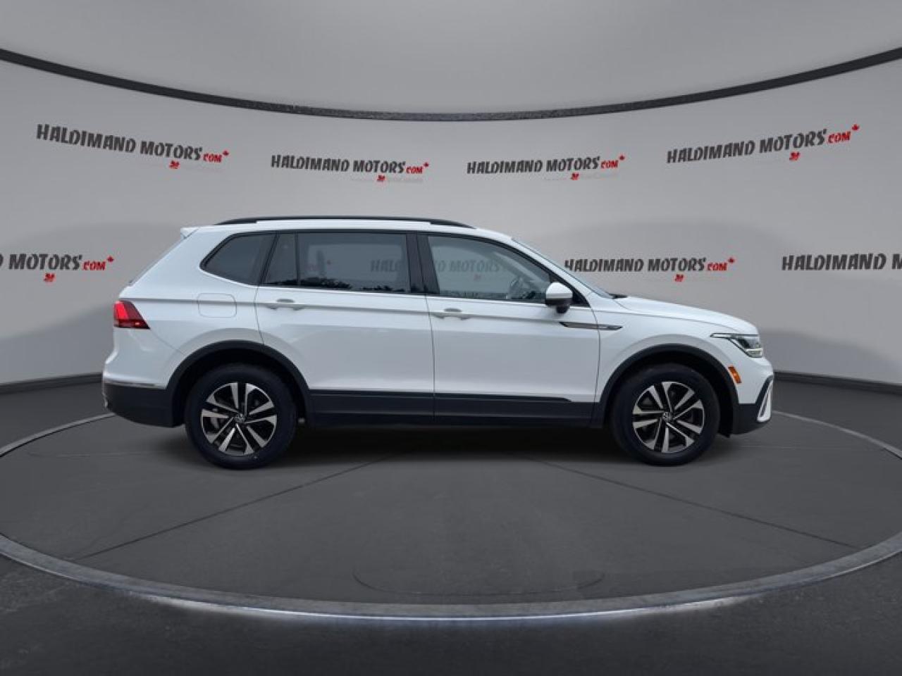 2022 Volkswagen Tiguan Trendline | Heated Seats | Heated Steering Wheel Photo