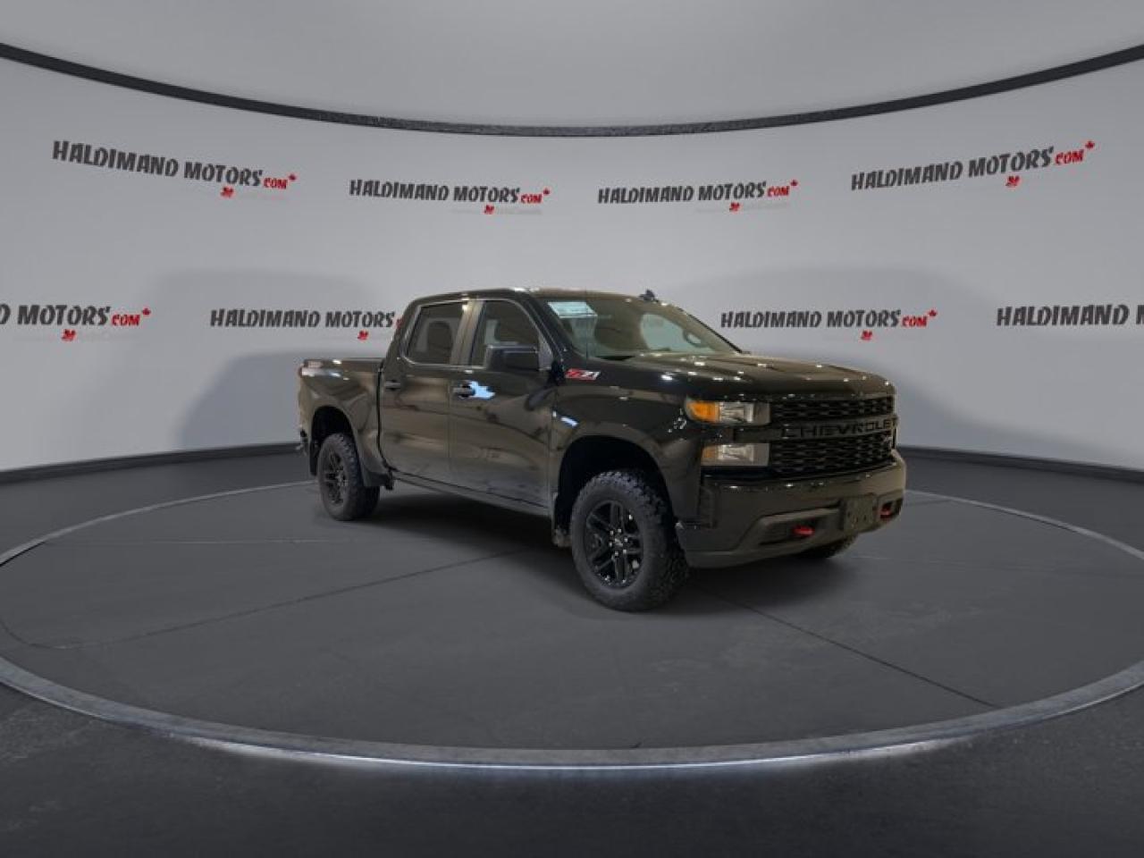2021 Chevrolet Silverado 1500 Custom Trail Boss 4x4 | Midnight Edition | Photo