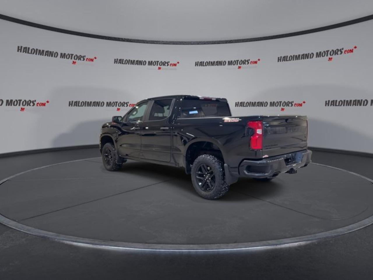 2021 Chevrolet Silverado 1500 Custom Trail Boss 4x4 | Midnight Edition | Photo
