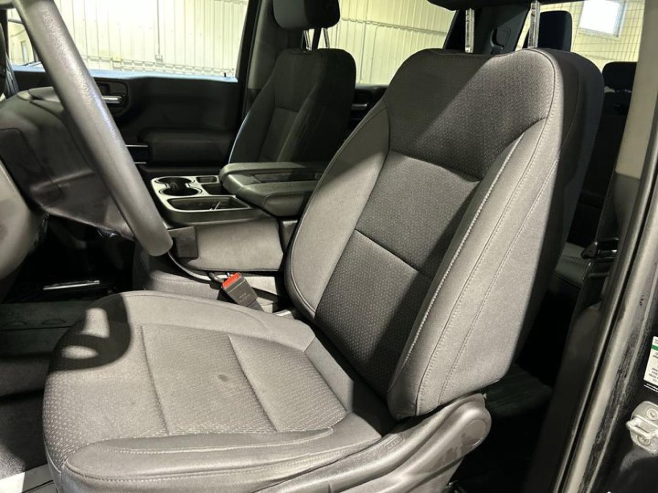 2021 Chevrolet Silverado 1500 Custom Trail Boss 4x4 | Midnight Edition | Photo