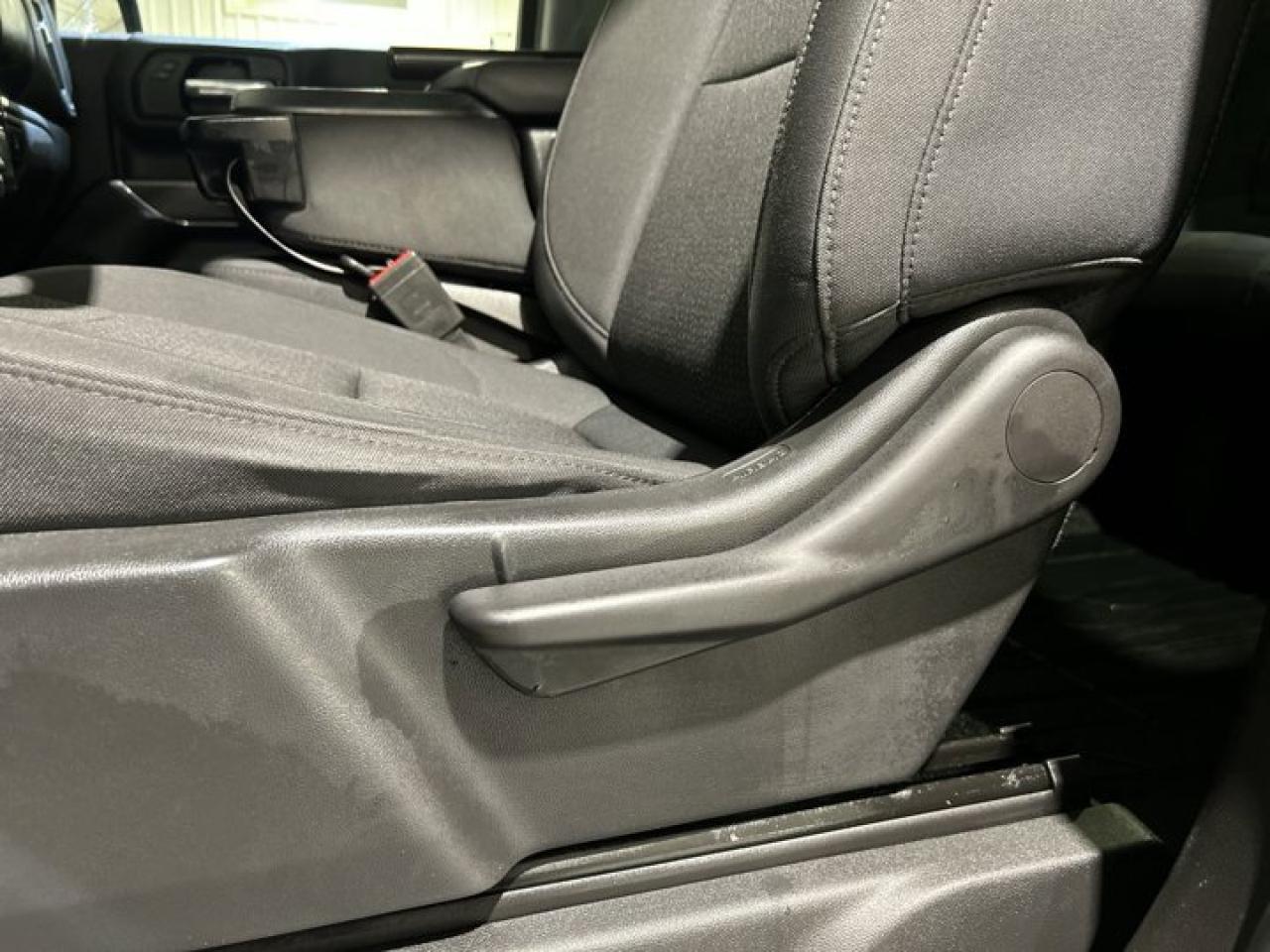 2021 Chevrolet Silverado 1500 Custom Trail Boss 4x4 | Midnight Edition | Photo