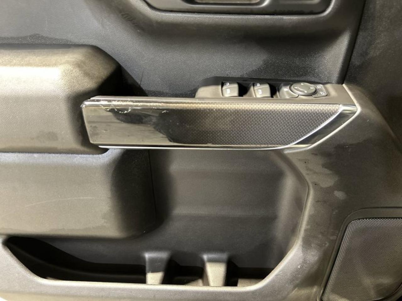 2021 Chevrolet Silverado 1500 Custom Trail Boss 4x4 | Midnight Edition | Photo