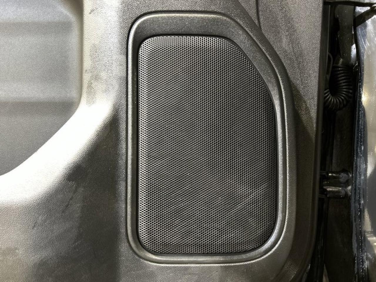 2021 Chevrolet Silverado 1500 Custom Trail Boss 4x4 | Midnight Edition | Photo