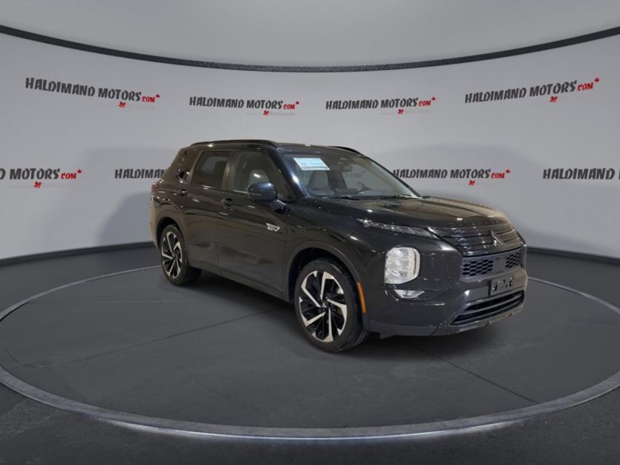 2023 Mitsubishi Outlander Phev GT AWD | Panoramic Roof | 360 Camera | Leather Seats Photo