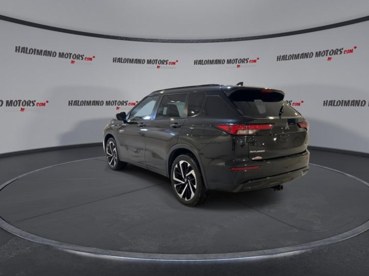 2023 Mitsubishi Outlander Phev GT AWD | Panoramic Roof | 360 Camera | Leather Seats Photo