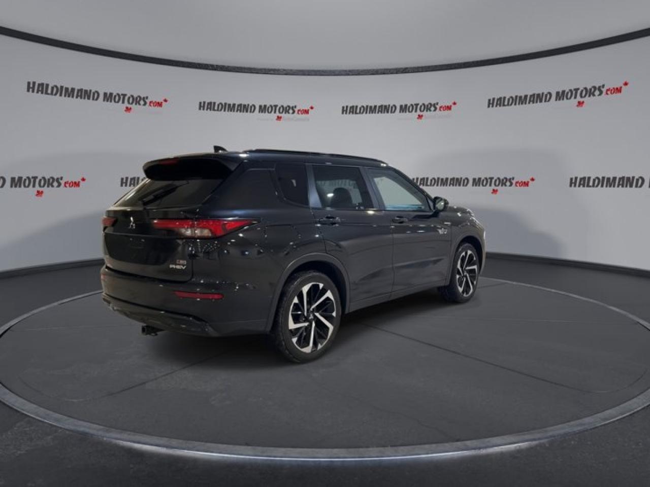 2023 Mitsubishi Outlander Phev GT AWD | Panoramic Roof | 360 Camera | Leather Seats Photo
