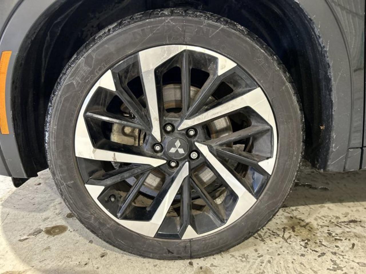 2023 Mitsubishi Outlander Phev GT AWD | Panoramic Roof | 360 Camera | Leather Seats Photo