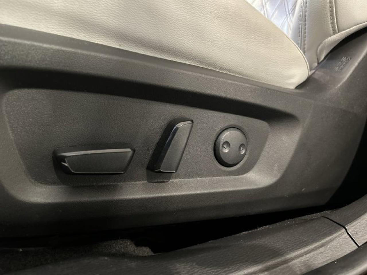 2023 Mitsubishi Outlander Phev GT AWD | Panoramic Roof | 360 Camera | Leather Seats Photo