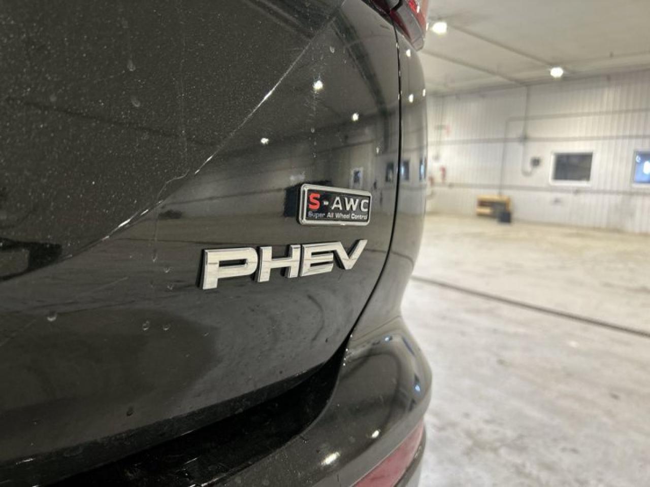 2023 Mitsubishi Outlander Phev GT AWD | Panoramic Roof | 360 Camera | Leather Seats Photo