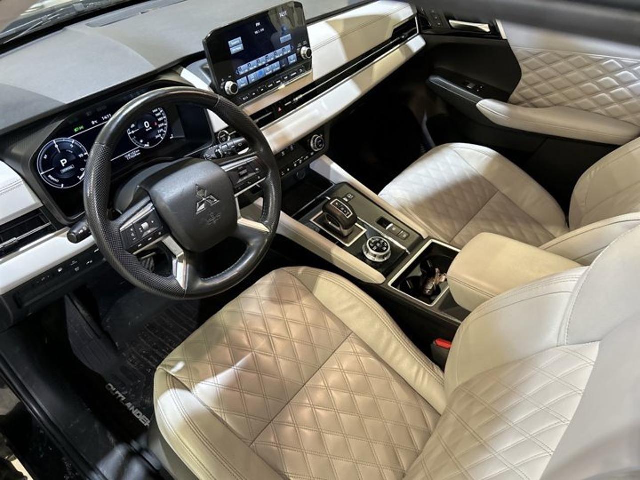 2023 Mitsubishi Outlander Phev GT S-AWC Photo