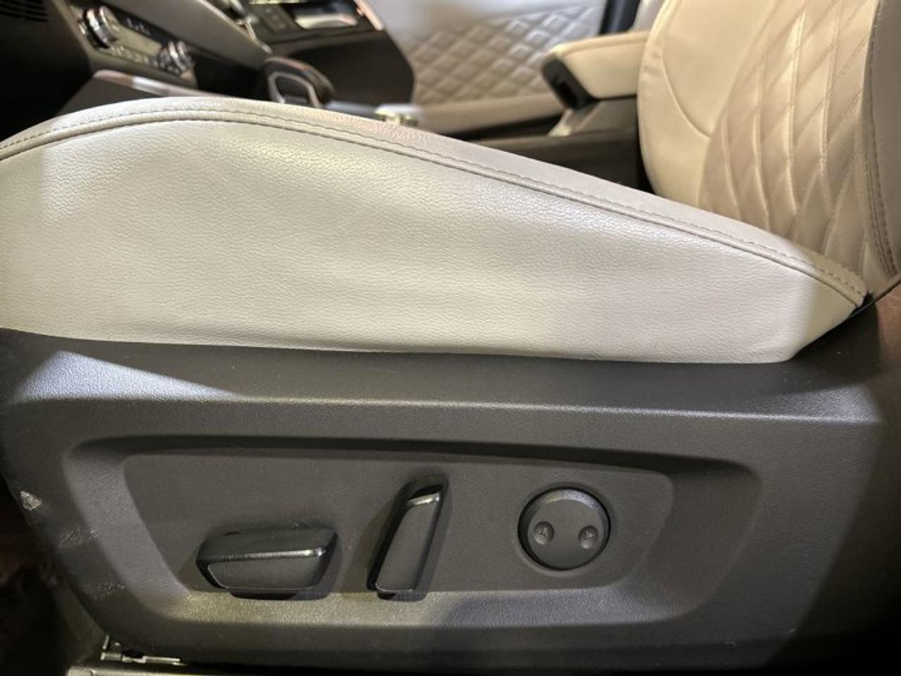 2023 Mitsubishi Outlander Phev GT S-AWC Photo