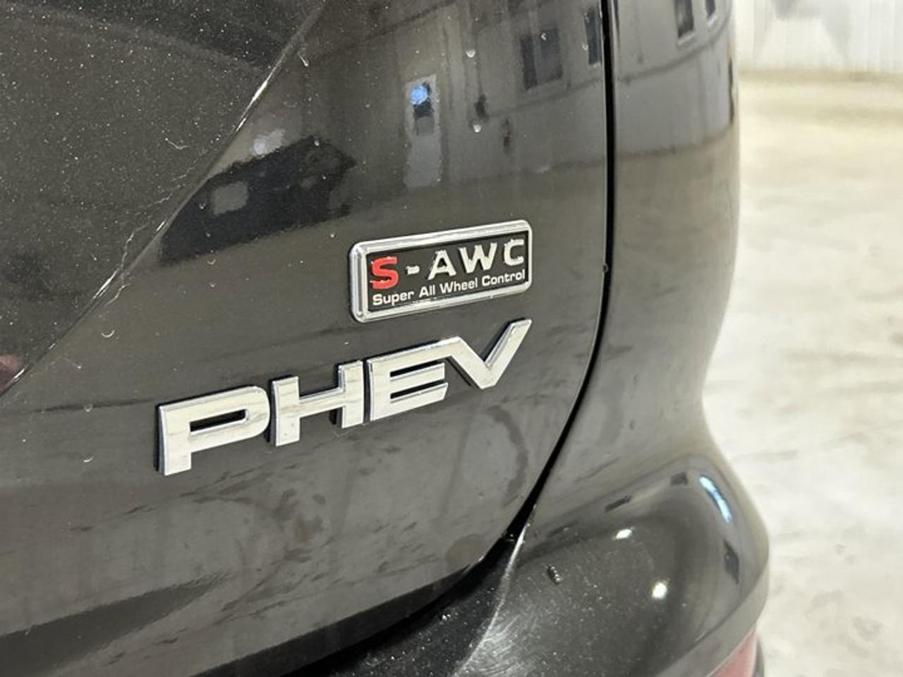 2023 Mitsubishi Outlander Phev GT S-AWC Photo