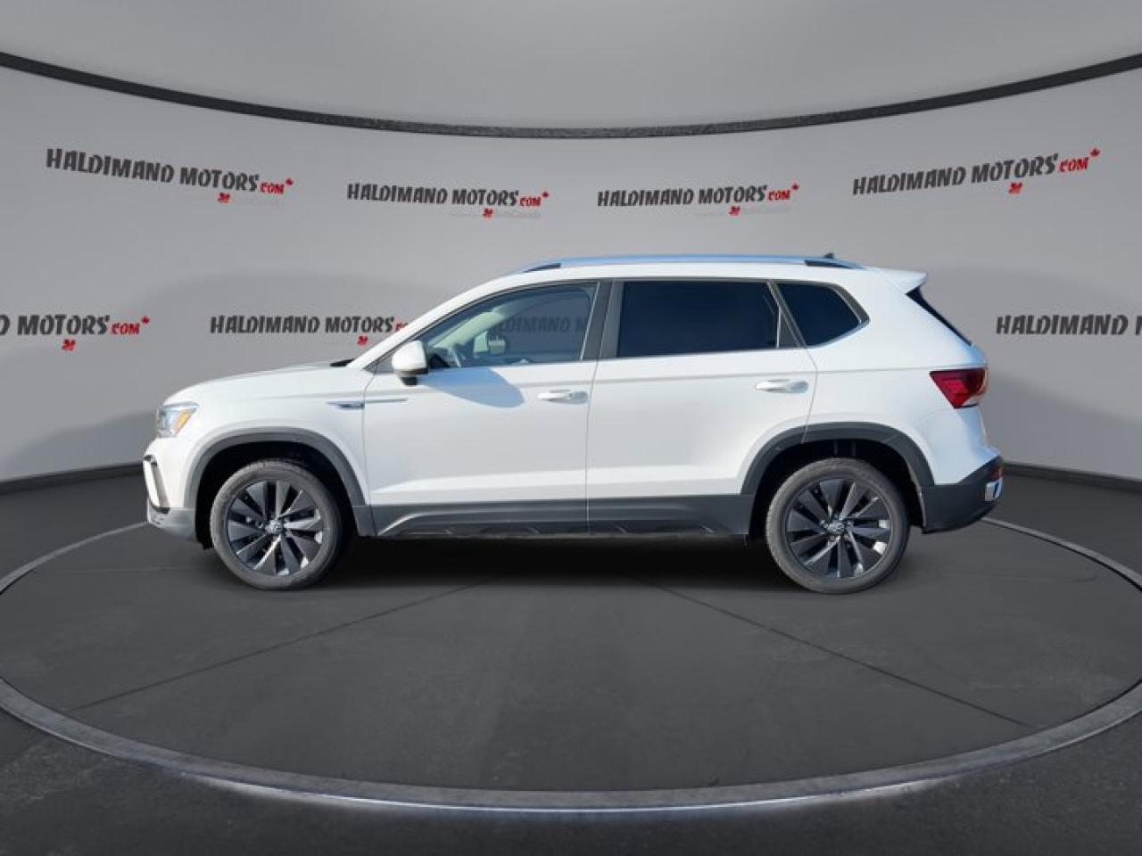 2024 Volkswagen Taos Comfortline | Remote Start | Panoramic Roof | Leather Seats Photo