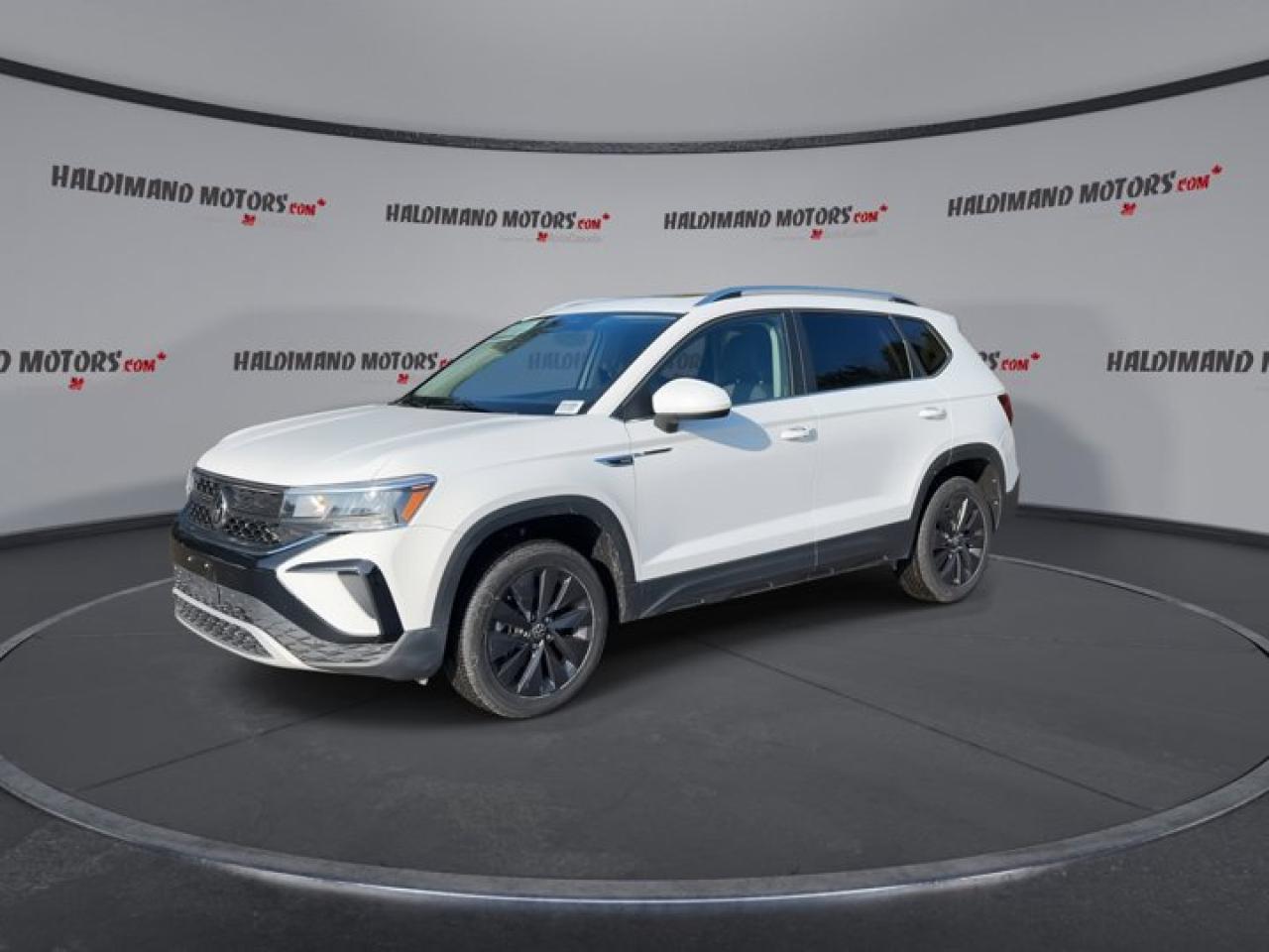 2024 Volkswagen Taos Comfortline | Remote Start | Panoramic Roof | Leather Seats Photo