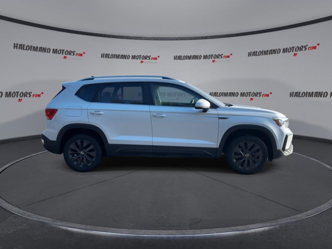 2024 Volkswagen Taos Comfortline | Remote Start | Panoramic Roof | Leather Seats Photo