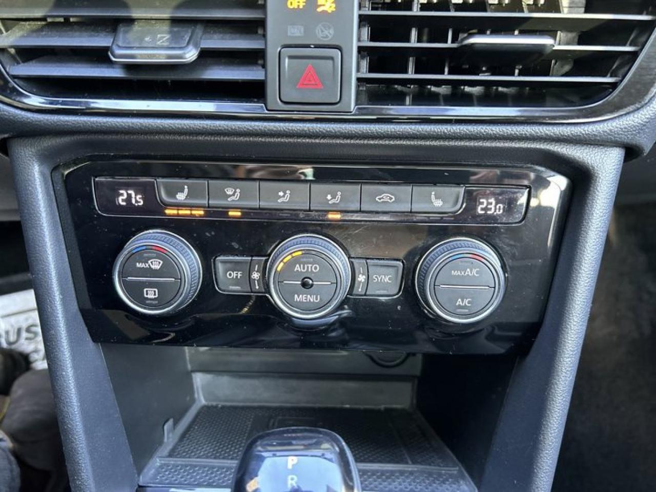 2024 Volkswagen Taos Comfortline | Remote Start | Panoramic Roof | Leather Seats Photo