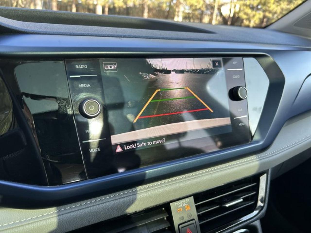 2024 Volkswagen Taos Comfortline | Remote Start | Panoramic Roof | Leather Seats Photo