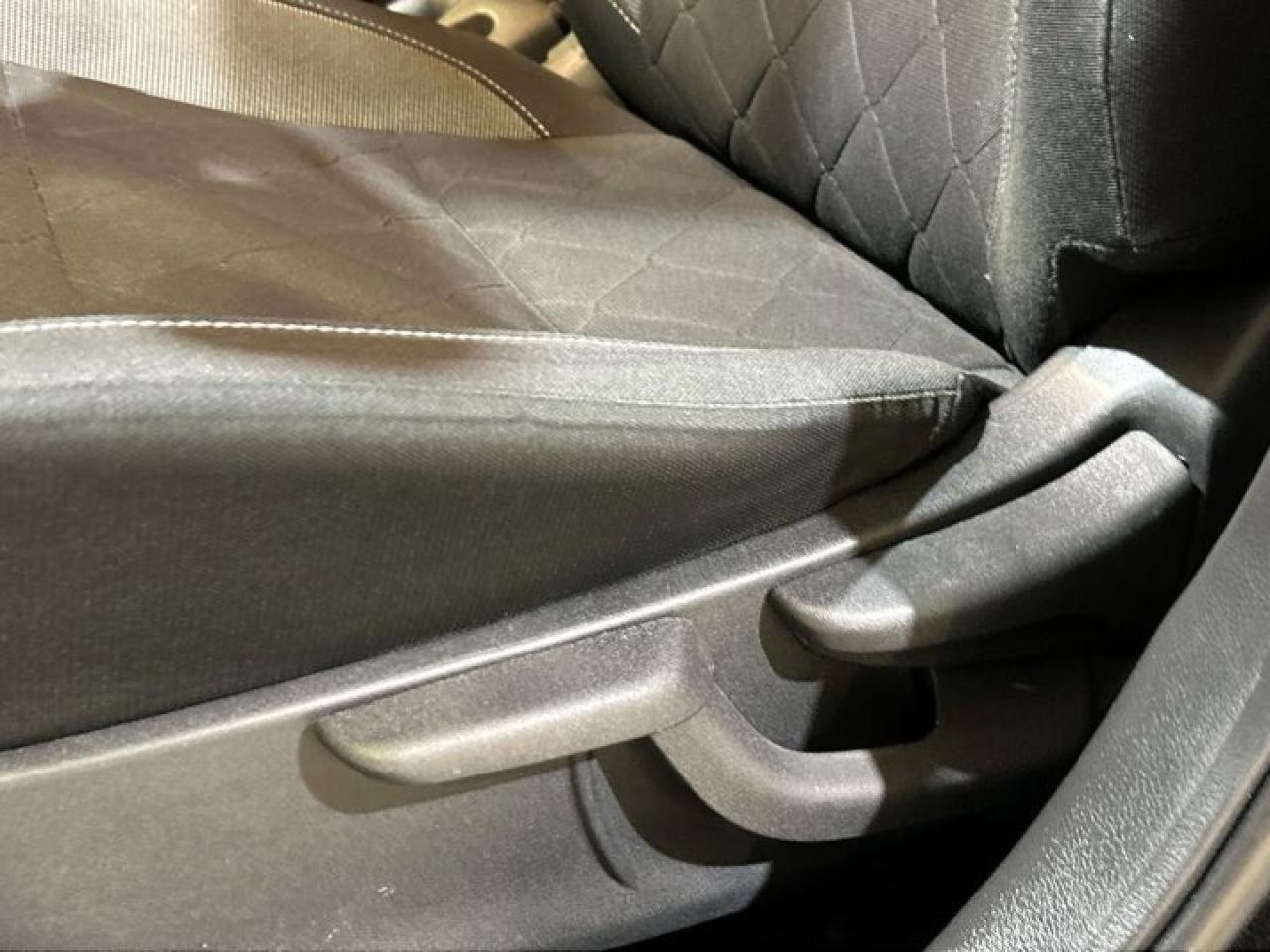 2020 Nissan Kicks SV | Remote Start | Heated Seats Photo