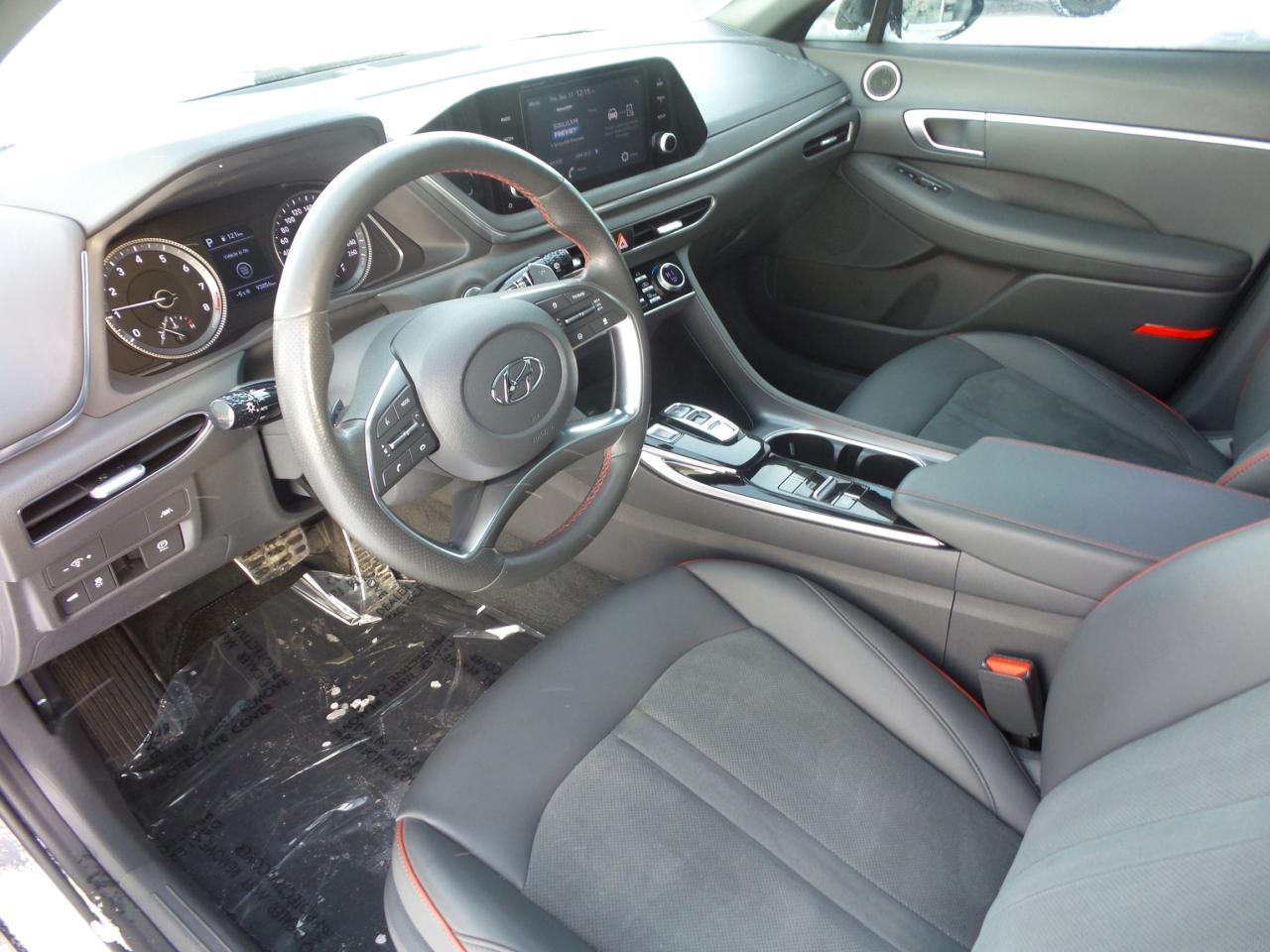 2021 Hyundai Sonata SPORT, HEATED SEATS, 19" RIMS, MOONROOF! Photo