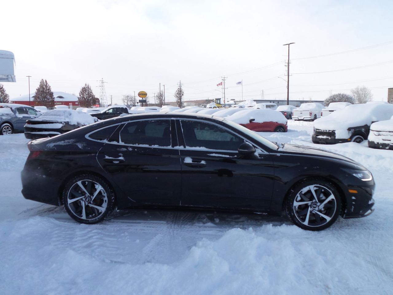 2021 Hyundai Sonata SPORT, HEATED SEATS, 19" RIMS, MOONROOF! Photo3