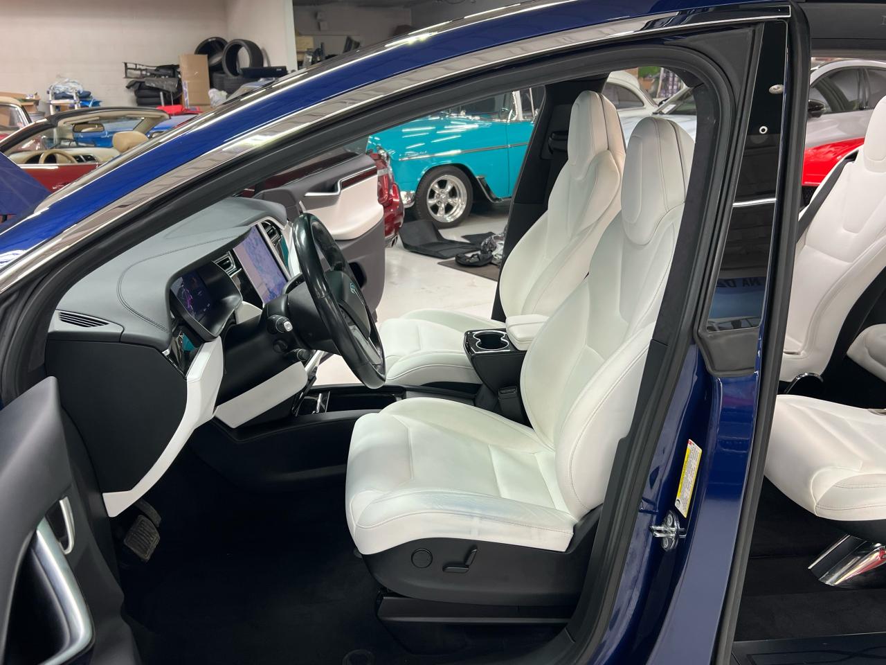 2017 Tesla Model X 75D FSD AWD Quad Seats Photo