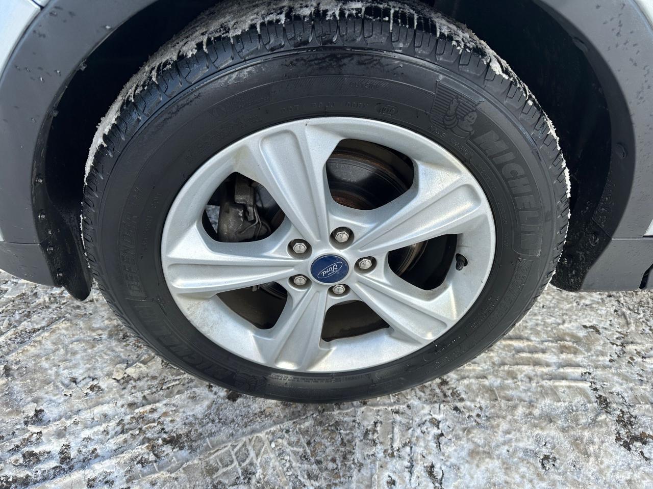 2013 Ford Escape SE, 4 CYL, ONLY 70,000KMS, LEATHER, SUNROOF, CERT - Photo #9