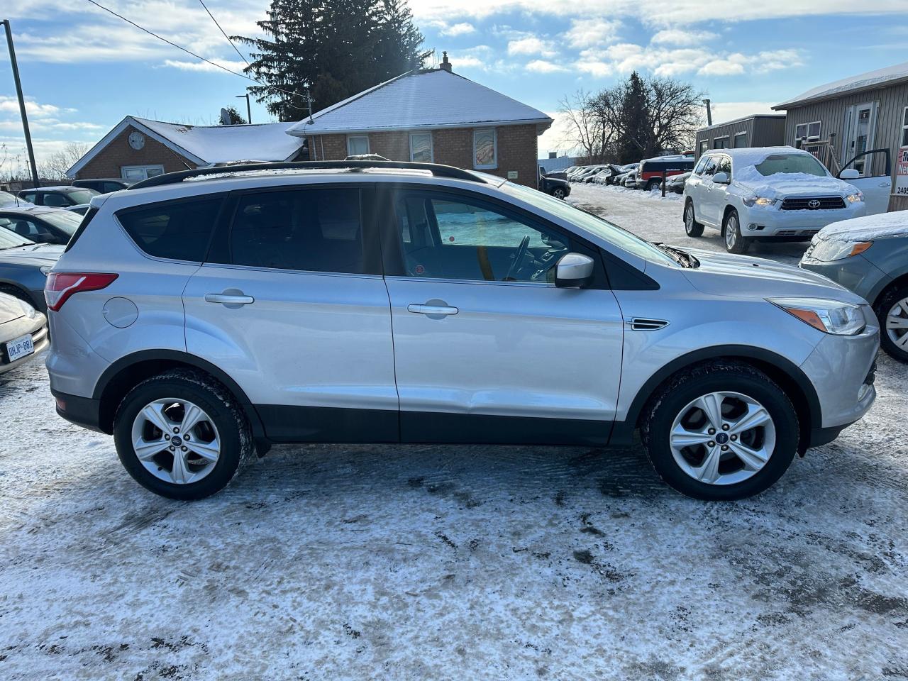 2013 Ford Escape SE, 4 CYL, ONLY 70,000KMS, LEATHER, SUNROOF, CERT - Photo #6