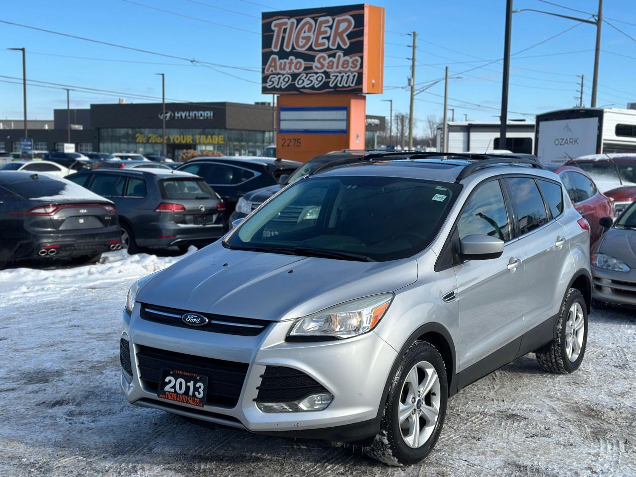 2013 Ford Escape SE, 4 CYL, ONLY 70,000KMS, LEATHER, SUNROOF, CERT