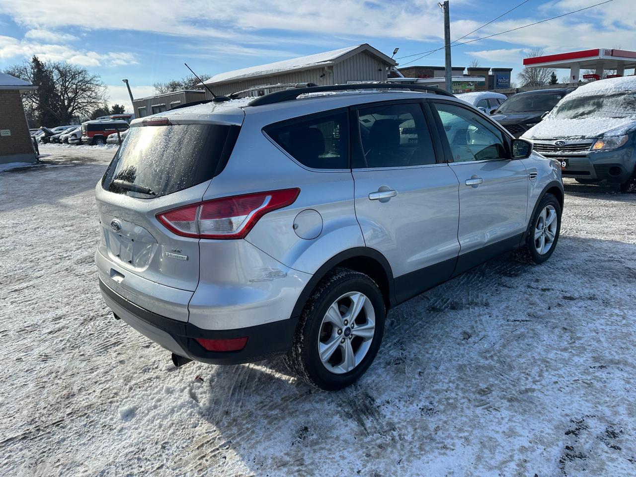 2013 Ford Escape SE, 4 CYL, ONLY 70,000KMS, LEATHER, SUNROOF, CERT Photo4