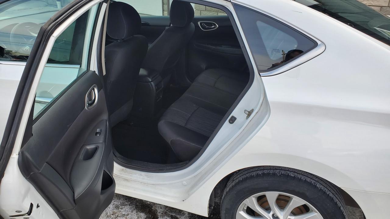 2018 Nissan Sentra SV-SUNROOF-HEATED SEATS-BACK UP CAMERA Photo