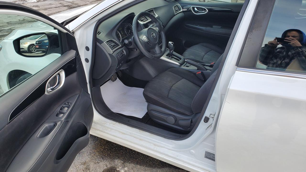 2018 Nissan Sentra SV-SUNROOF-HEATED SEATS-BACK UP CAMERA Photo