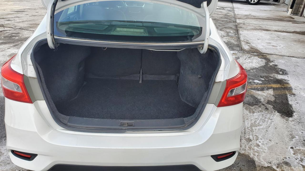 2018 Nissan Sentra SV-SUNROOF-HEATED SEATS-BACK UP CAMERA Photo