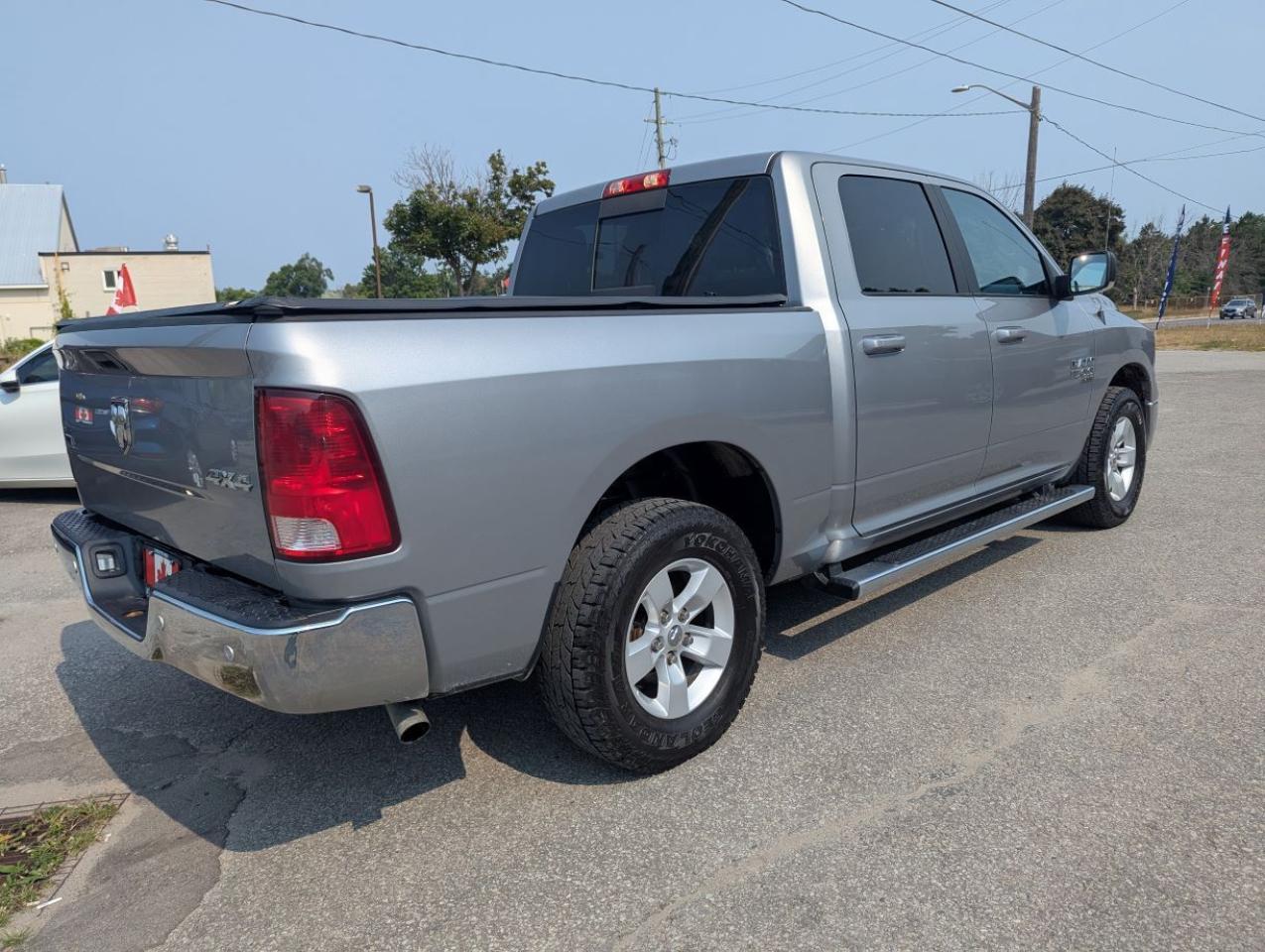 2020 RAM 1500 Classic SLT 4x4 Crew Cab 5'7" Box/CONQUER ANY TERRAIN!! Photo4
