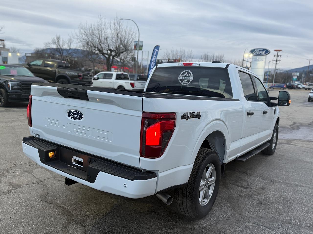2026 Ford F-150 XLT Photo4
