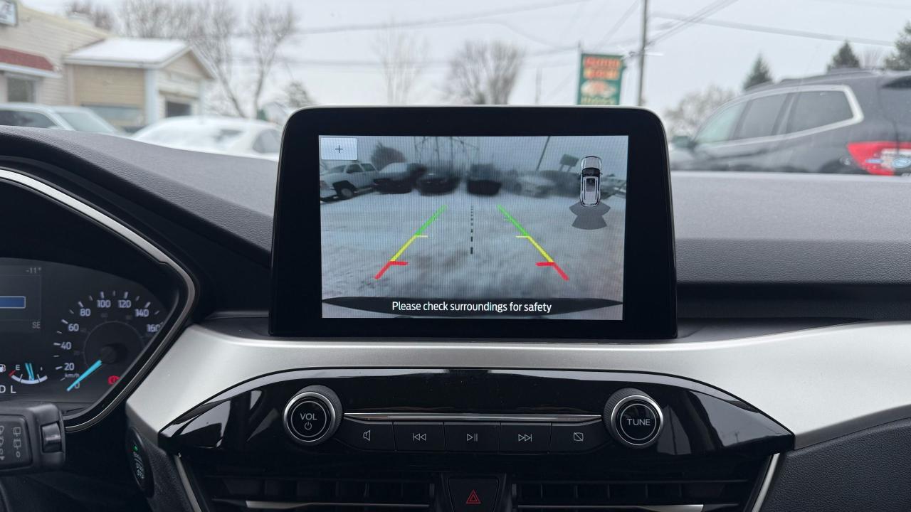 2020 Ford Escape SEL - Photo #18