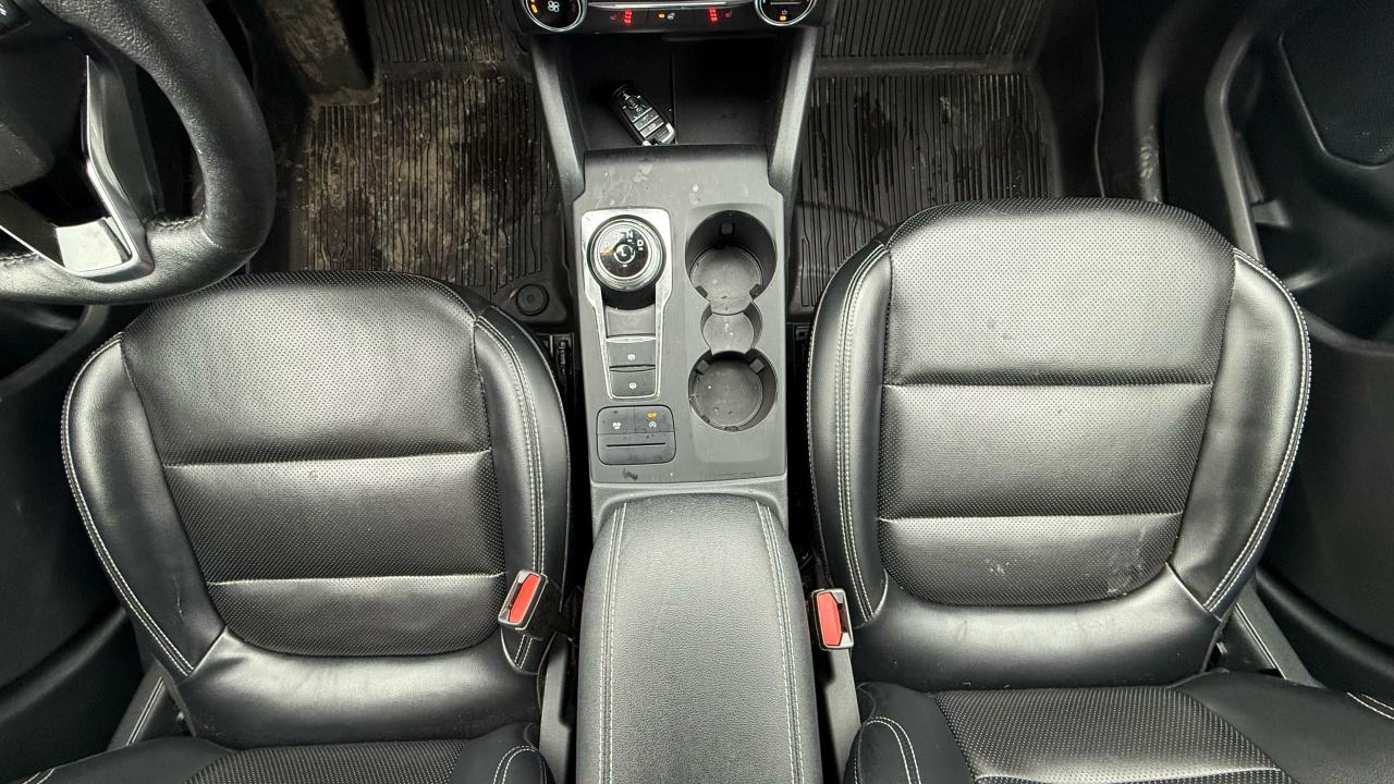 2020 Ford Escape SEL - Photo #19